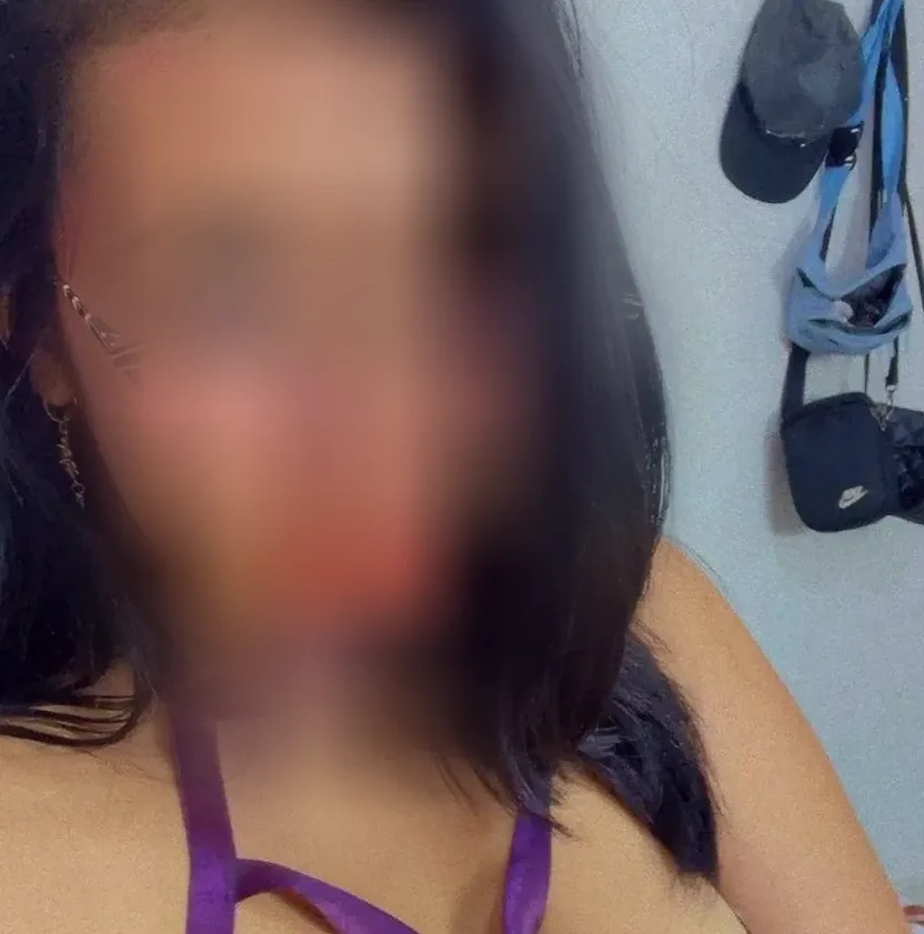 Amina, 23