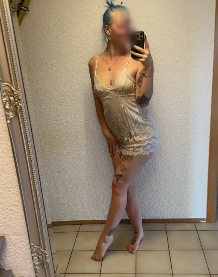 Greta, 25