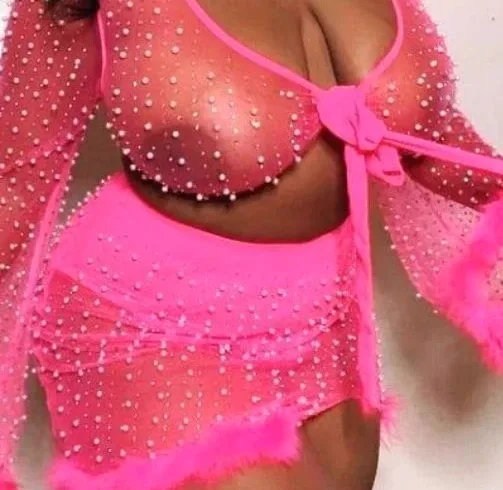 Ingrid, 39
