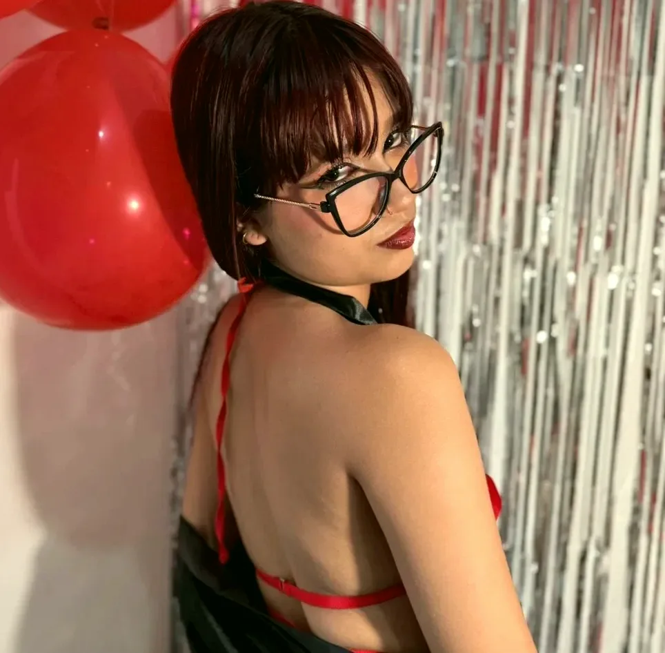 Nora, 18